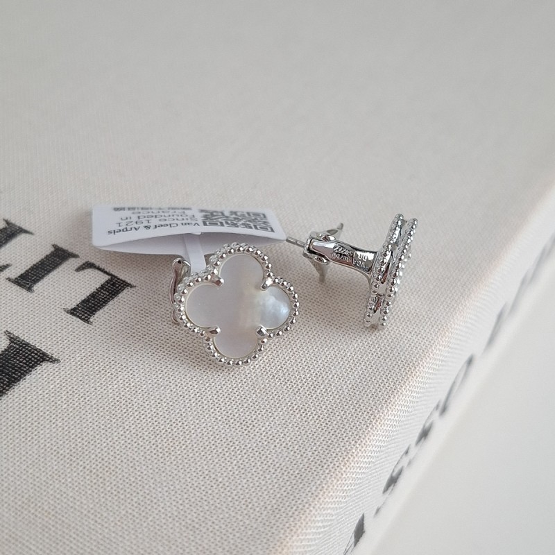 گوشواره ونکلیف نقره‌ای سفید صدفی ( مستر )*