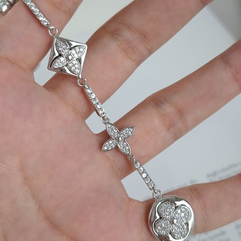 دستبند لویی ویتون تمام نگین پایه نقره ای مستر**