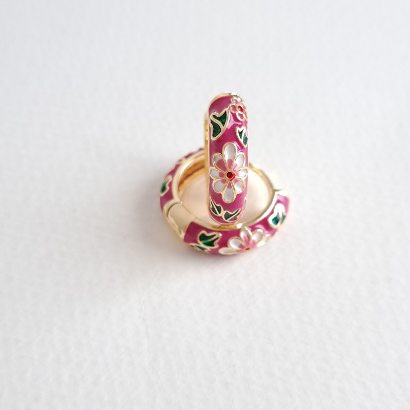 گوشواره میناکاری سرخابی گل سفید