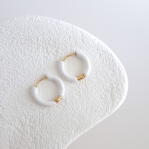 گوشواره حلقه استیل میناکاری ظریف سفید*