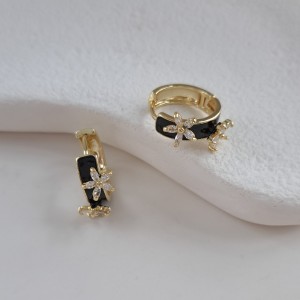 گوشواره حلقه ای مشکی گل باگت دار