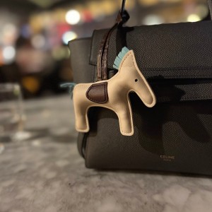 آویز کیف اسب هرمس کرم