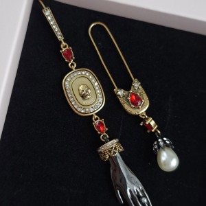 گوشواره مک کوئین دست و سنجاق (مستر) *