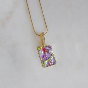 گردنبند زنجیر استیل ماهی قرمز زمینه بنفش