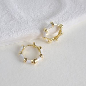 گوشواره بند بندی سفید میناکاری