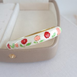 دستبند بنگل میناکاری گل‌گلی شیری