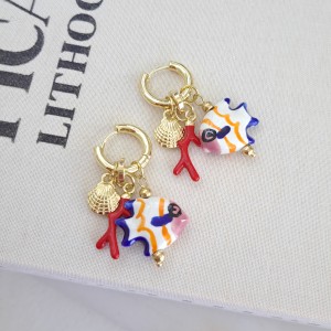 گوشواره ماهی سرامیکی و صدف و مرجان