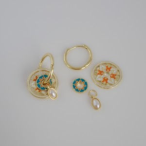 گوشواره واشری پنجره‌ای آبی و نارنجی