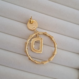گوشواره مرواریدی دلچه گابانا  **