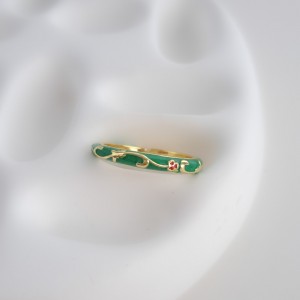 انگشتر رینگ نازک میناکاری سبز گل و شاخه طلایی*