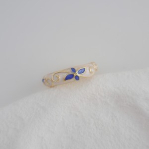 انگشتر تک گل بنفش آبی زمینه سفید*