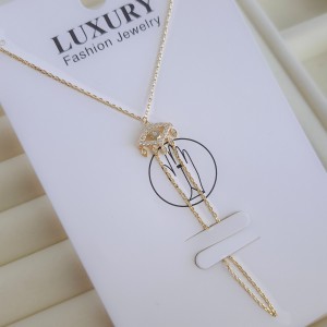 دستبند تمیمه آویزدار