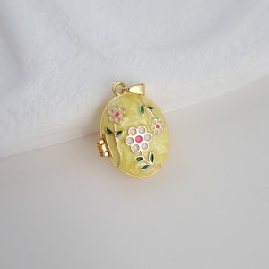 گردنبند لاکت بیضی شاخه گل میناکاری زرد*