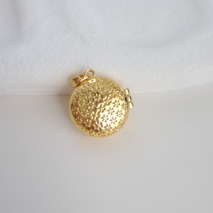 پشت گردنبند لاکت دایره‌ای خورشید سبز