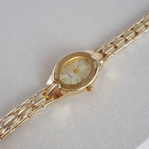 ساعت وینتیج صفحه بیضی نباتی *