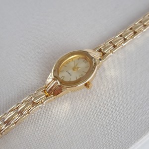 ساعت وینتیج صفحه بیضی نباتی