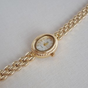 ساعت وینتیج صفحه بیضی سفید *