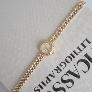 ساعت وینتیج صفحه دایره سفید*