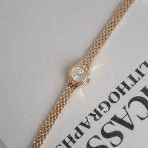 ساعت وینتیج سفید