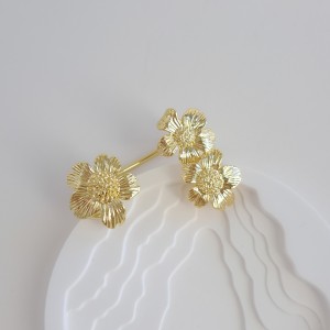 انگشتر دو انگشتی گل‌های طلایی*