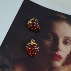 گوشواره توت فرنگی*