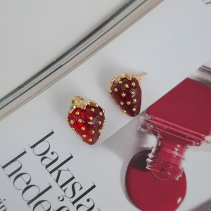 گوشواره توت فرنگی*