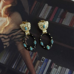 گوشواره وینتیج سنگ فیروزه و میناکاری مشکی