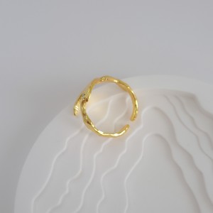 انگشتر وینتیج اروپایی ماه نگین آبی*