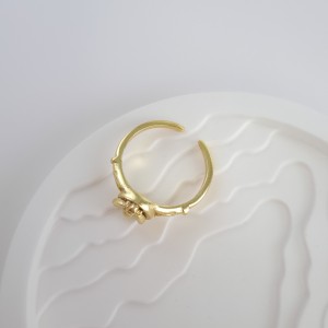 انگشتر طرح زنبور