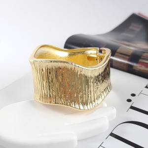 دستبند موج طرح‌دار روکش طلا*