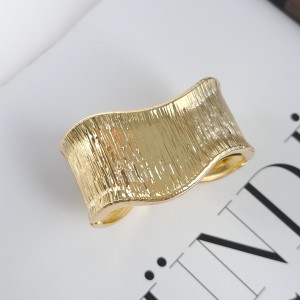 دستبند موج طرح‌دار روکش طلا*