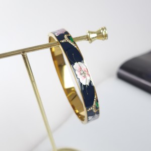 دستبند استیل میناکاری مشکی گل سفید*