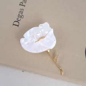 سنجاق لباس گل صدفی*