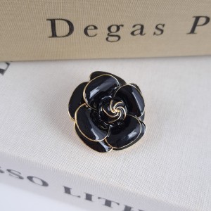 سنجاق لباس گل مشکی*