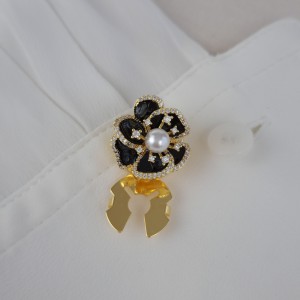 کاور دکمه گل نگین دار میناکاری مشکی *