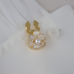 کاور دکمه گل نگین دار میناکاری سفید*