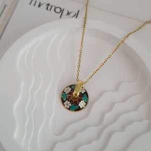 گردنبند وینتیج میناکاری مشکی گل سفید*