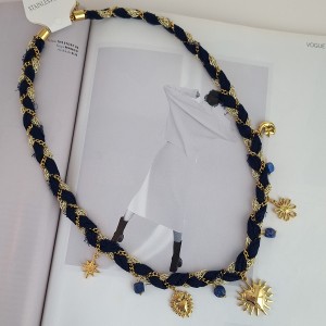 گردنبند بافت پارچه و زنجیر سورمه‌ای آویز قلب، گل و ماه*