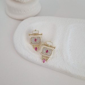 گوشواره سفید صدفی کپی برند جواهرات LATELIER*