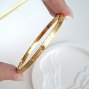 دستبند استیل طلایی