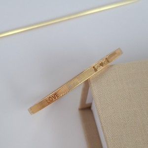 دستبند استیل با طرح لاو  love  *