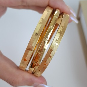 دستبند استیل پهن با طرح پروانه  *