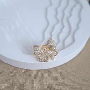 گوشواره ایرکاف پاپیون تمام مرواریدی *