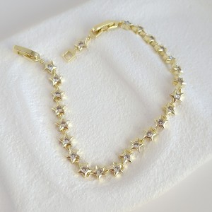 دستبند ستاره نگین زیرکنیوم طلایی *