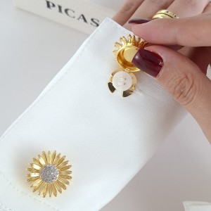 کاور دکمه گل آفتاب گردان*