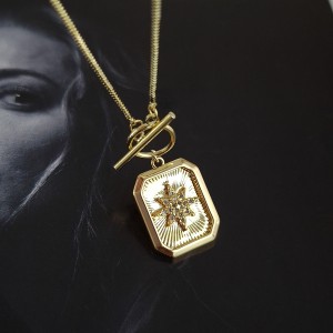 گردنبند قفل ملوانی مستطیل ستاره دار