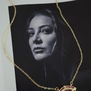 گردنبند چشم نگین و میناکاری قرمز