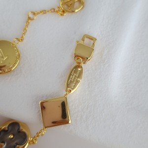 دستبند طلایی دخترانه