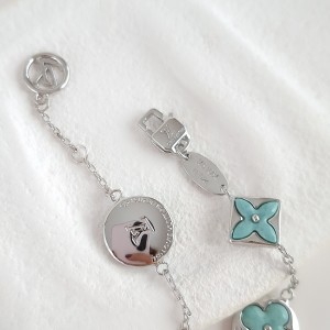 دستبند نقره‌ای