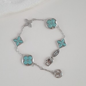 دستبنددستبند نقره‌ای  و آبی